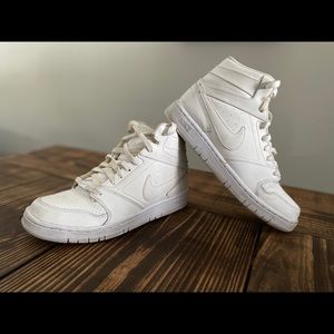 White Nike Air Force 1